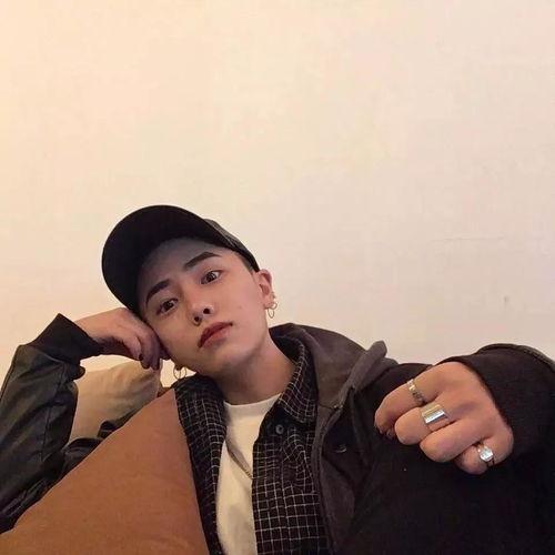 娱乐吃瓜的头像男生霸气